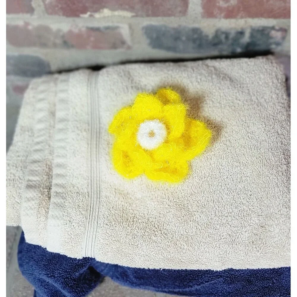 Yellow and White Flower Scrubby